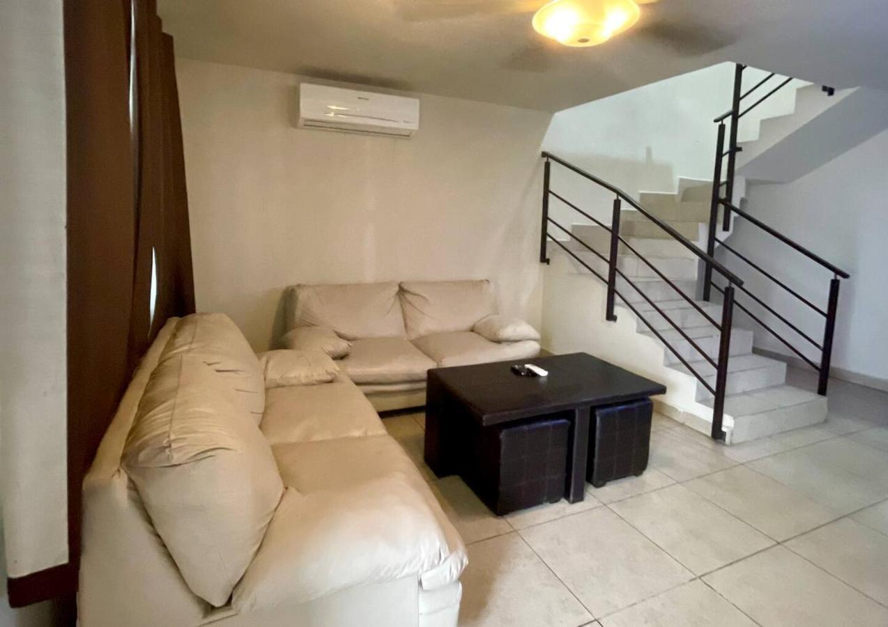 Altabrisa Residencial Villa Monterrey Exterior foto